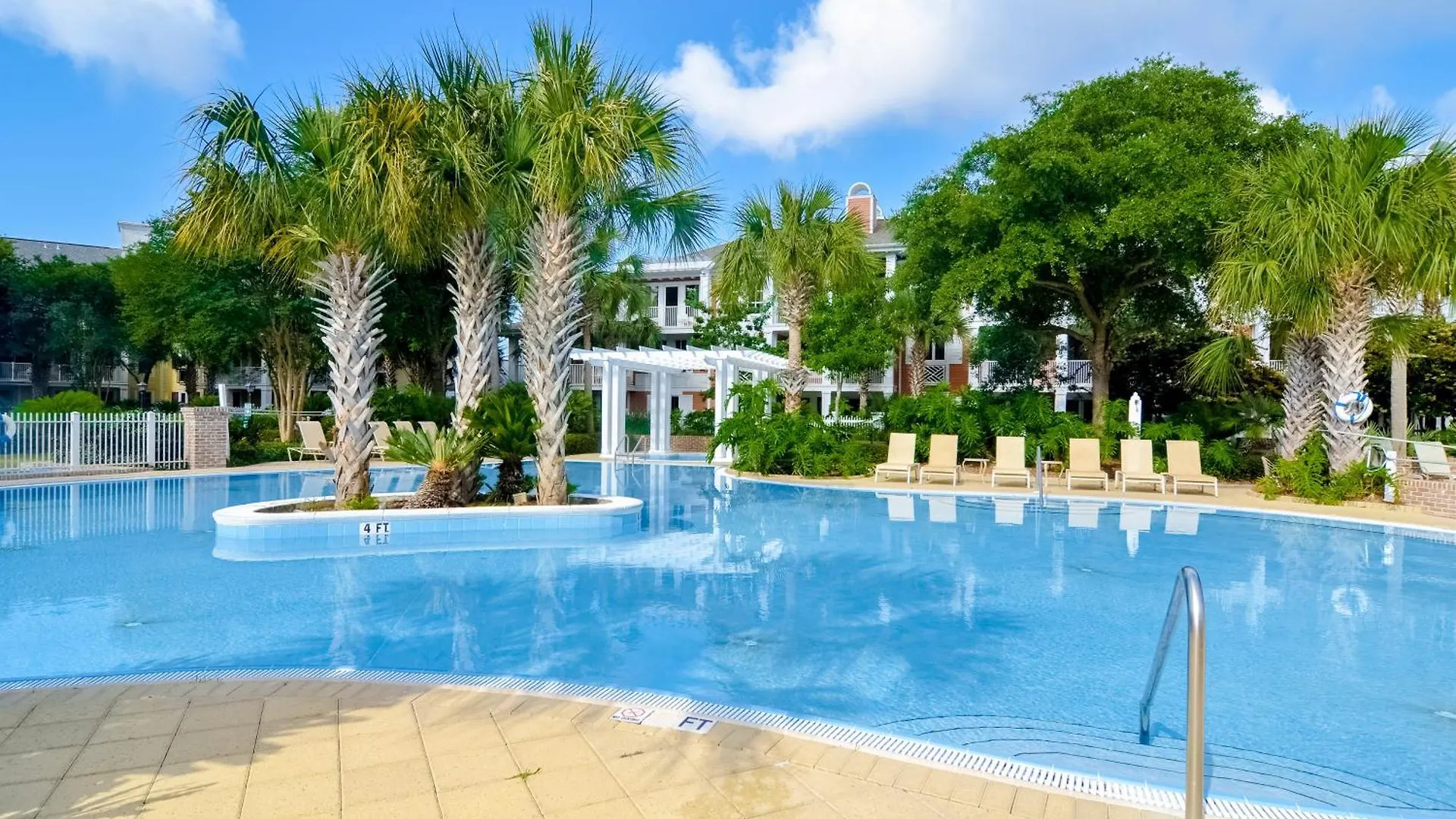Baytowne Wharf - Pilot House #115/#117 Combo Apartment Destin