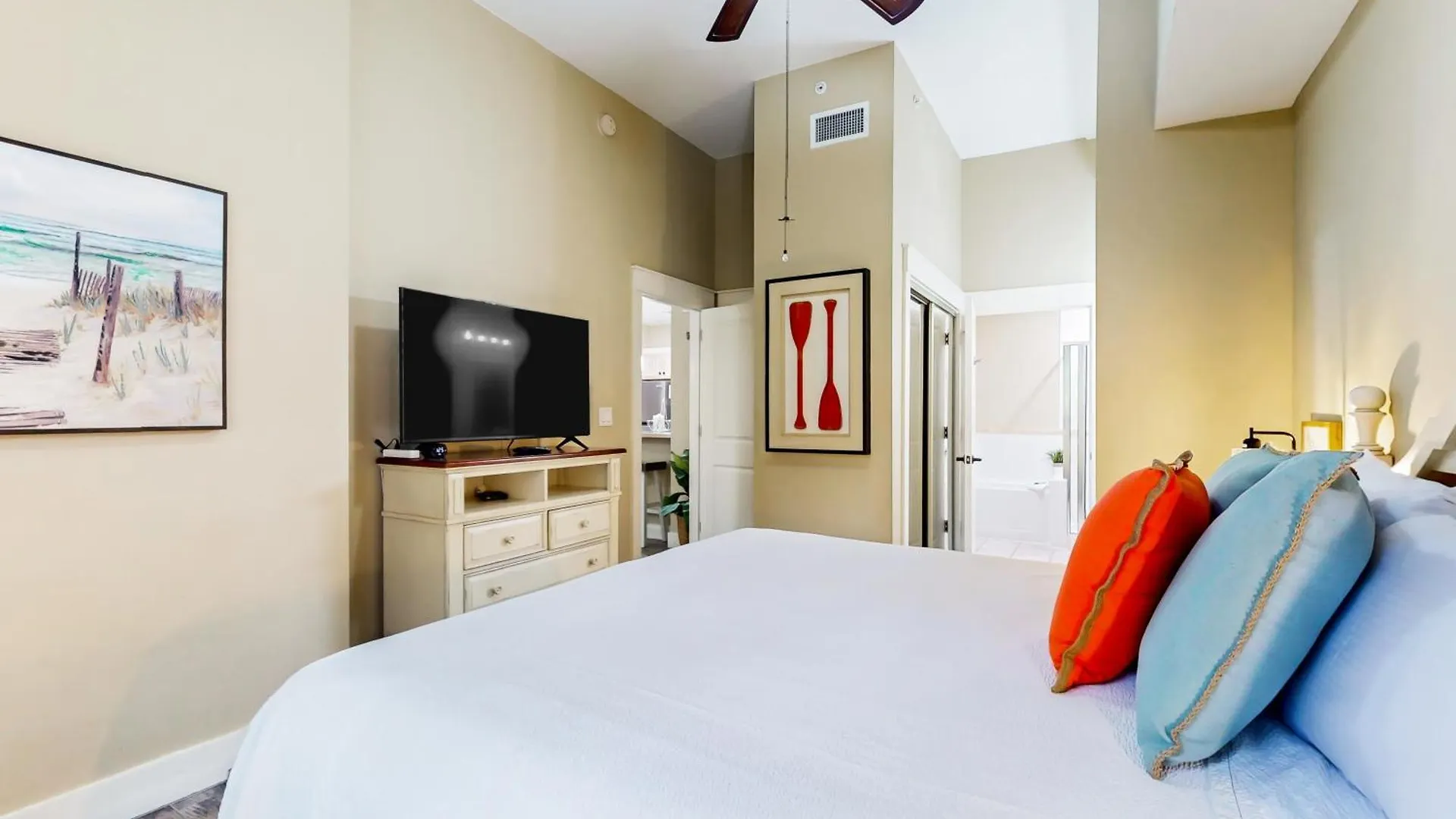 Baytowne Wharf - Pilot House #115/#117 Combo Apartment Destin