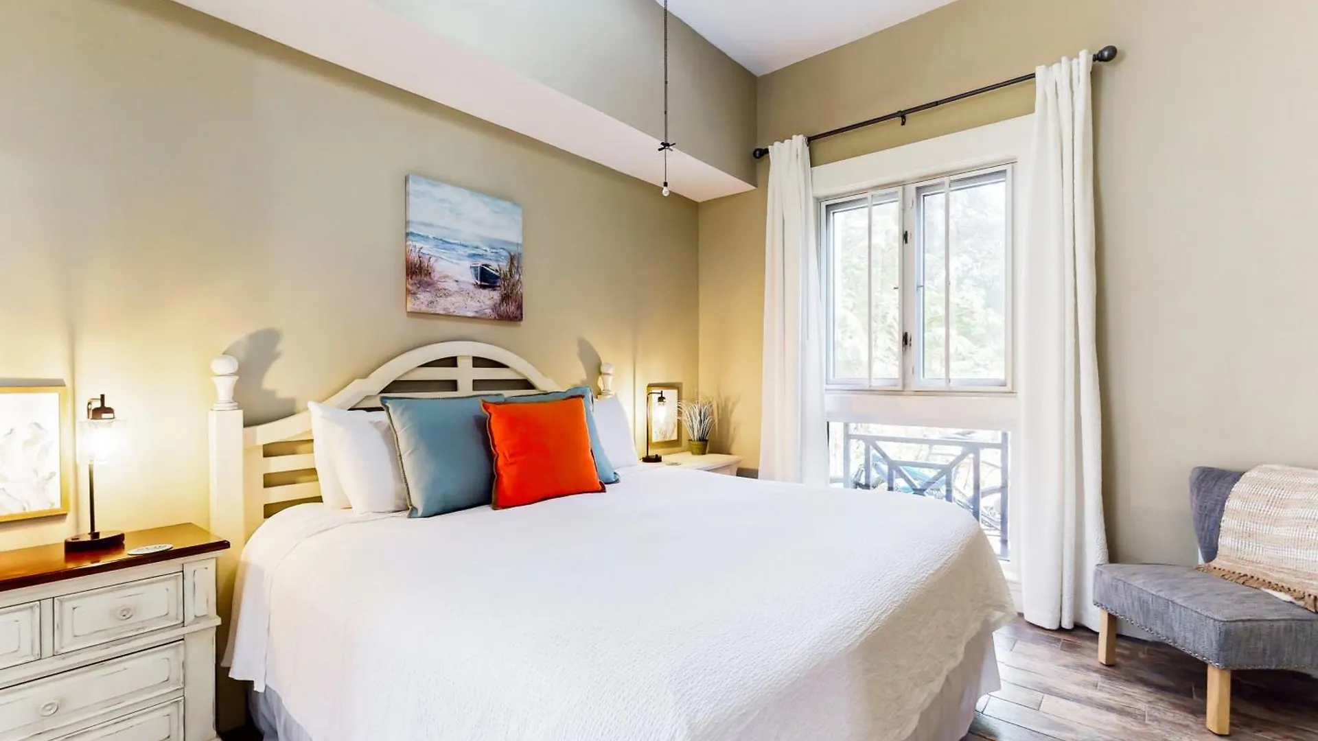 Baytowne Wharf - Pilot House #115/#117 Combo Apartment Destin
